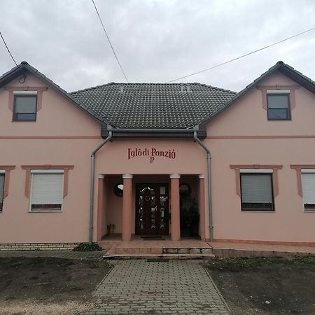 Iglodi Panzio Hotel Kunszentmarton Exterior photo