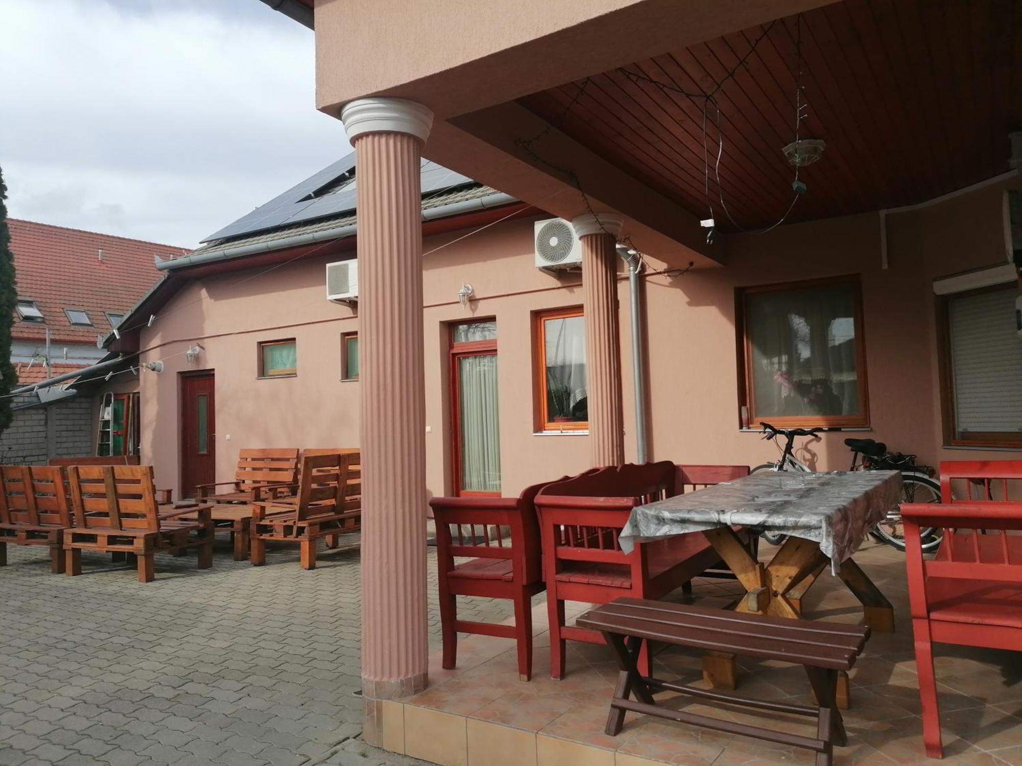 Iglodi Panzio Hotel Kunszentmarton Exterior photo